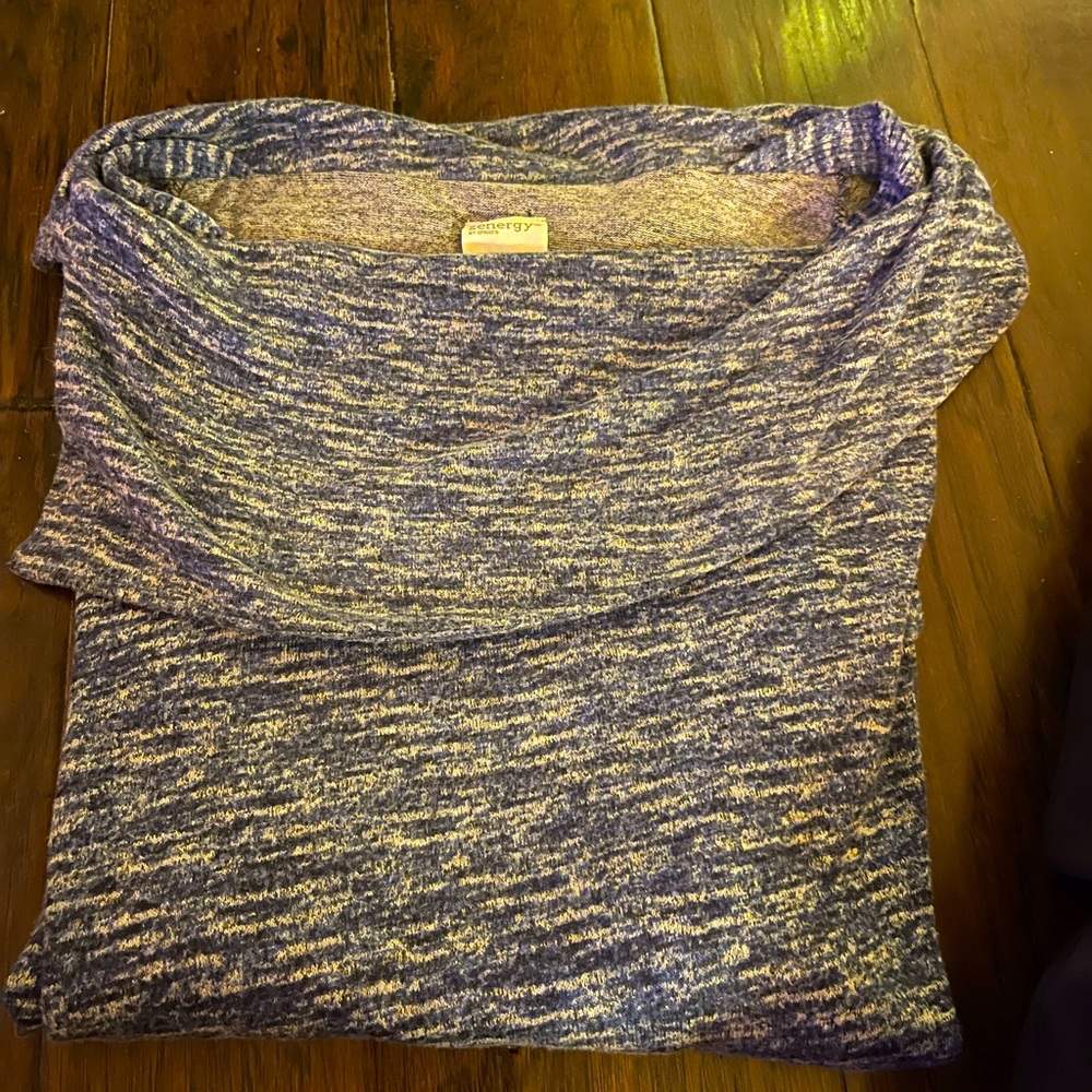 Woman’s zenergy by Chico pullover top.